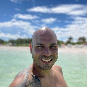 Meet your Posher, Christian